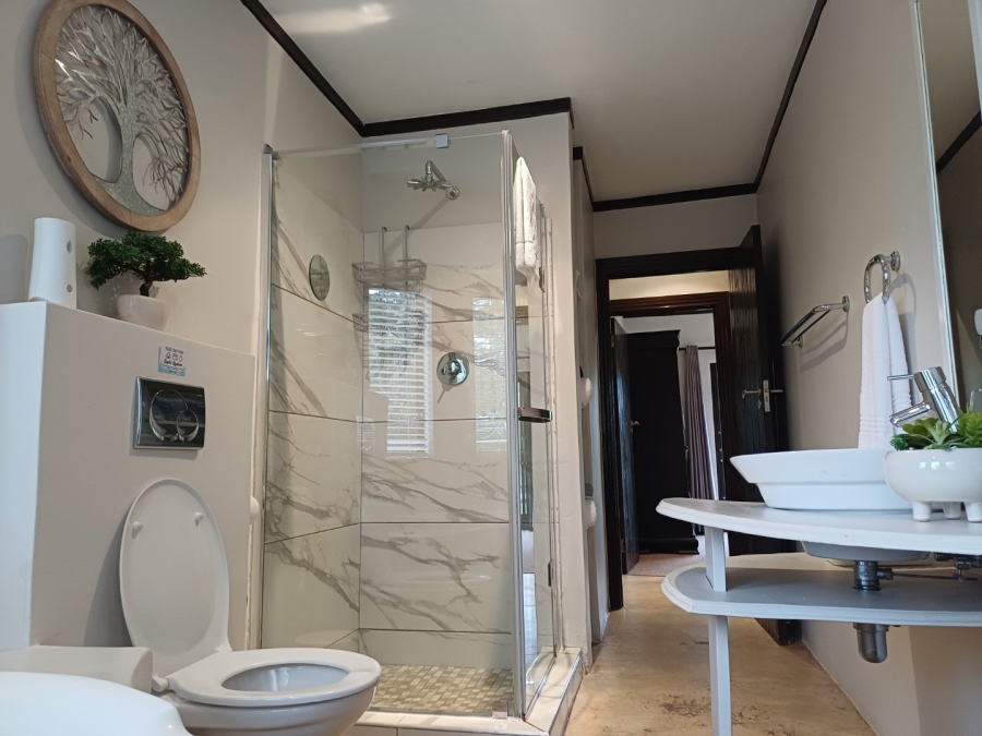 4 Bedroom Property for Sale in Hoekwil Western Cape